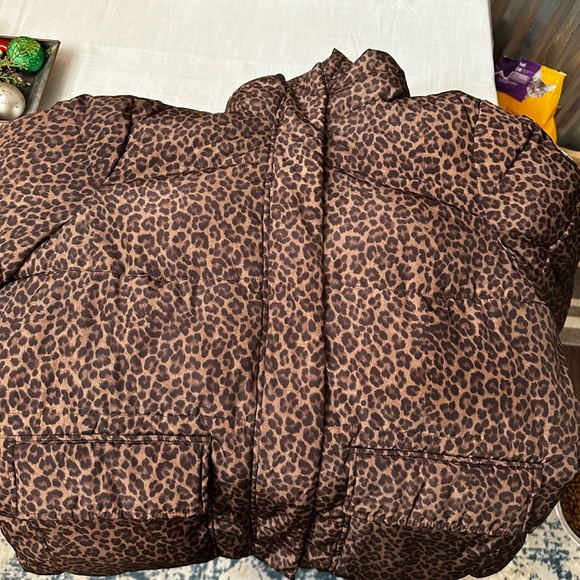 Michael Kors Leopard puffer coat 1X - Picture 7 of 7